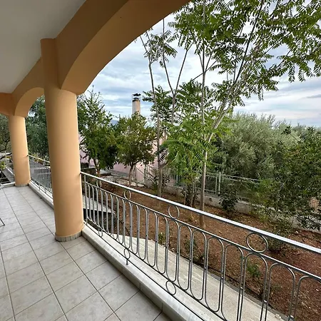 Apartment Antonia's Yimnon